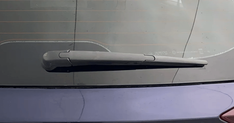 2024 Mahindra XUV700 AX 5 P AT 5 STR, Petrol, Automatic, 49,731 km, Rear Wiper