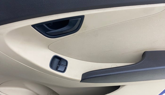 2016 Hyundai Eon MAGNA +, Petrol, Manual, 21,885 km, Driver Side Door Panels Control