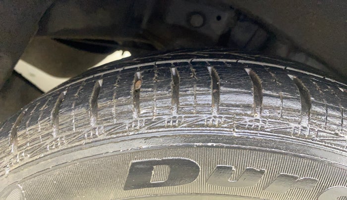 2016 Hyundai Eon MAGNA +, Petrol, Manual, 21,885 km, Left Rear Tyre Tread