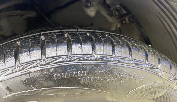 2016 Hyundai Eon MAGNA +, Petrol, Manual, 21,885 km, Right Front Tyre Tread