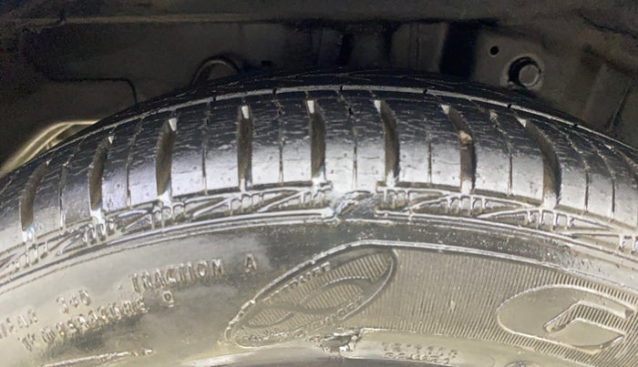 2016 Hyundai Eon MAGNA +, Petrol, Manual, 21,885 km, Right Rear Tyre Tread