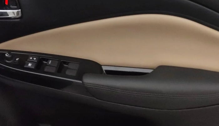 2025 Toyota Glanza G E-CNG, CNG, Manual, 10,323 km, Driver Side Door Panels Control