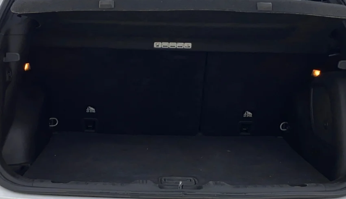 2022 Jeep Compass MODEL S (O) 1.4 PETROL DCT, Petrol, Automatic, 17,591 km, Boot Inside