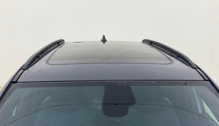 2022 Jeep Compass MODEL S (O) 1.4 PETROL DCT, Petrol, Automatic, 17,591 km, Moonroof/ Sunroof