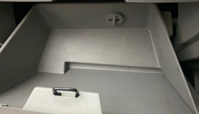 2018 Tata Tiago XZ DIESEL, Diesel, Manual, Cooled Glove Box