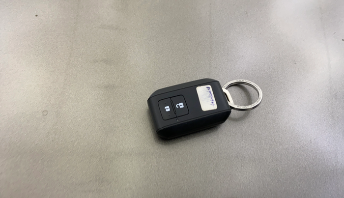 2021 Maruti Baleno ZETA PETROL 1.2, Petrol, Manual, 1,05,312 km, Key Close Up