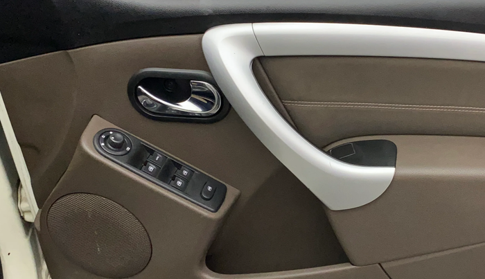 2017 Renault Duster 110 PS RXZ 4X2 AMT DIESEL, Diesel, Automatic, 1,03,924 km, Driver Side Door Panels Control