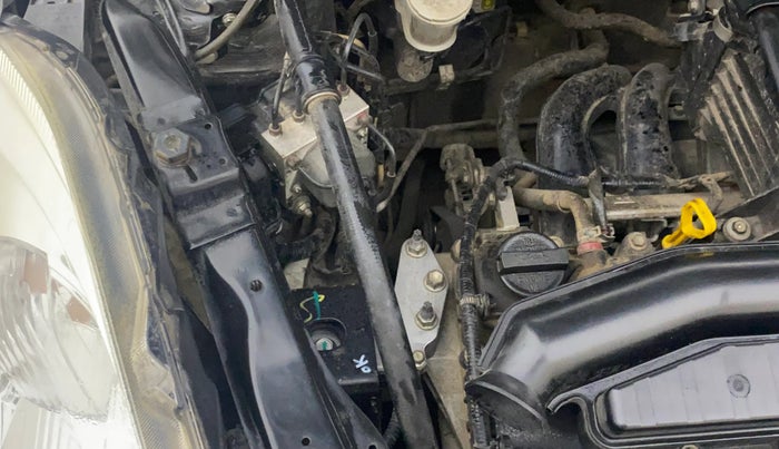 2017 Maruti Swift VXI O, Petrol, Manual, 1,31,746 km, Engine View - Right