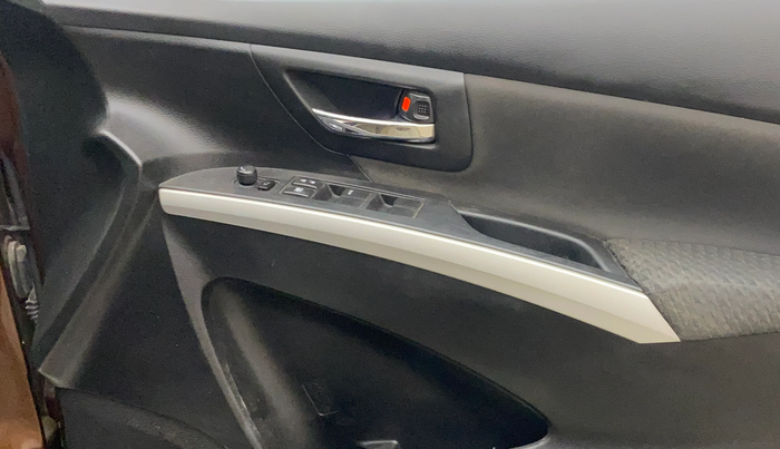 2016 Maruti S Cross ZETA 1.3, Diesel, Manual, 1,11,866 km, Driver Side Door Panels Control