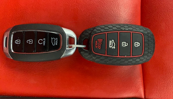 2024 Hyundai NEW I20 ASTA (O) 1.2 IVT, Petrol, Automatic, 24,781 km, Key Close Up