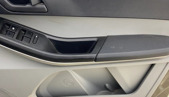 2021 Tata Tiago XZA PETROL, CNG, Automatic, 20,563 km, Driver Side Door Panels Control
