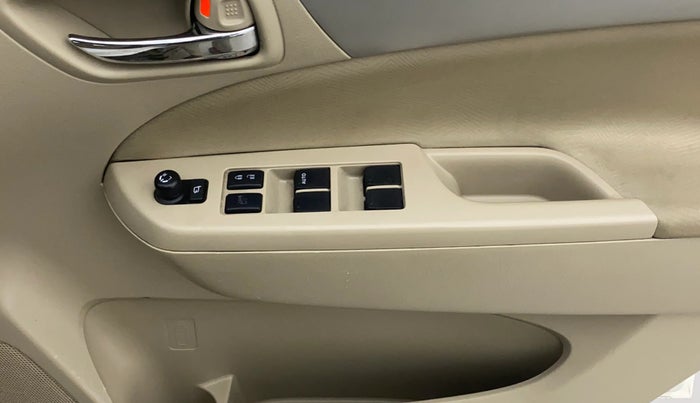 2018 Maruti Ertiga VXI, Petrol, Manual, 68,874 km, Driver Side Door Panels Control