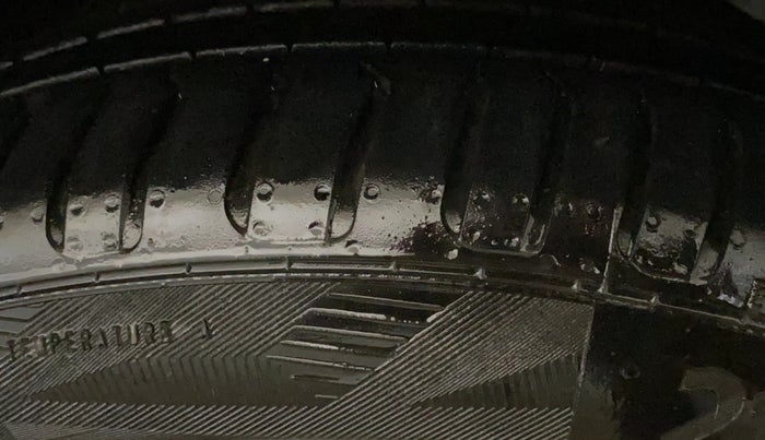 2021 MG HECTOR SHARP 1.5 DCT PETROL, Petrol, Automatic, 56,859 km, Right Front Tyre Tread