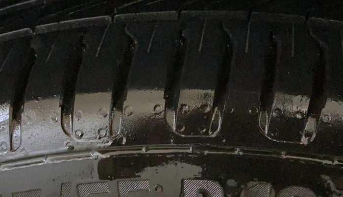 2021 MG HECTOR SHARP 1.5 DCT PETROL, Petrol, Automatic, 56,859 km, Right Rear Tyre Tread