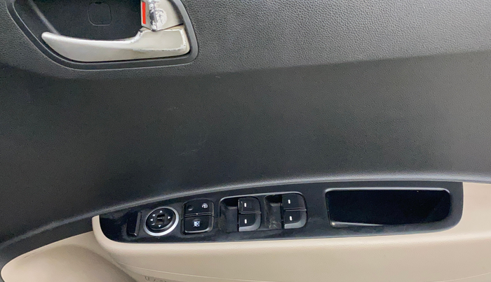 2015 Hyundai Xcent S 1.2, Petrol, Manual, 81,037 km, Driver Side Door Panels Control