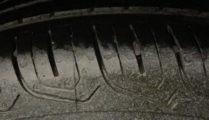 2020 Honda Amaze 1.2L I-VTEC S, Petrol, Manual, 1,02,456 km, Left Rear Tyre Tread