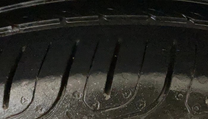 2020 Honda Amaze 1.2L I-VTEC S, Petrol, Manual, 1,02,456 km, Right Rear Tyre Tread