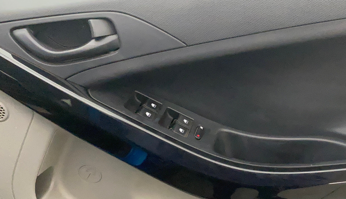 2018 Tata NEXON XT PETROL, Petrol, Manual, 49,920 km, Driver Side Door Panels Control