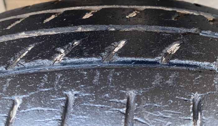 2017 Renault Kwid RXT 1.0, Petrol, Manual, 41,194 km, Left Front Tyre Tread