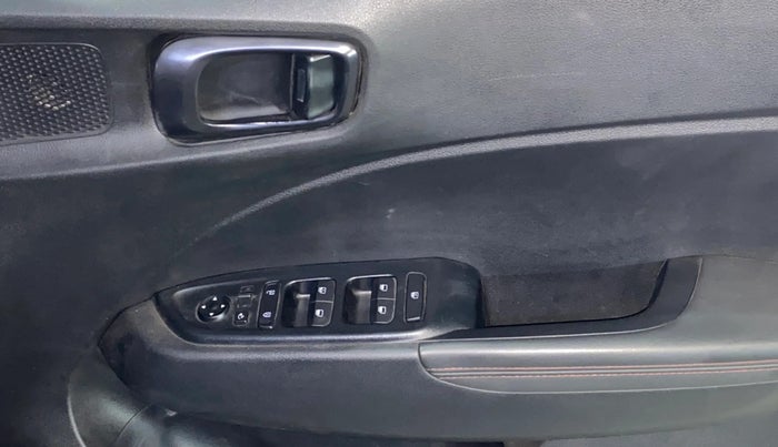 2024 Hyundai VENUE N LINE N6 1.0 TURBO DCT DUAL TONE, Petrol, Automatic, 19,998 km, Driver Side Door Panels Control