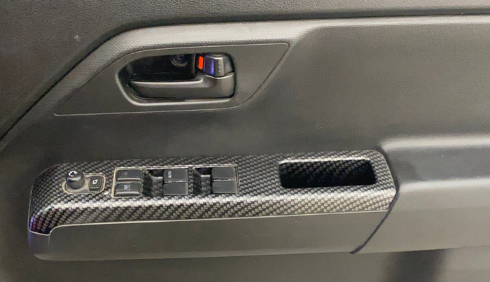 2022 Maruti New Wagon-R LXI CNG 1.0, CNG, Manual, 33,602 km, Driver Side Door Panels Control