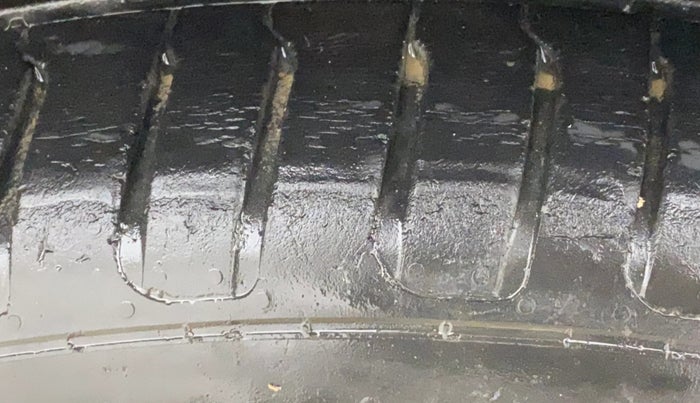 2021 MG ASTOR SAVVY 1.5 CVT S RED, Petrol, Automatic, 44,832 km, Right Rear Tyre Tread