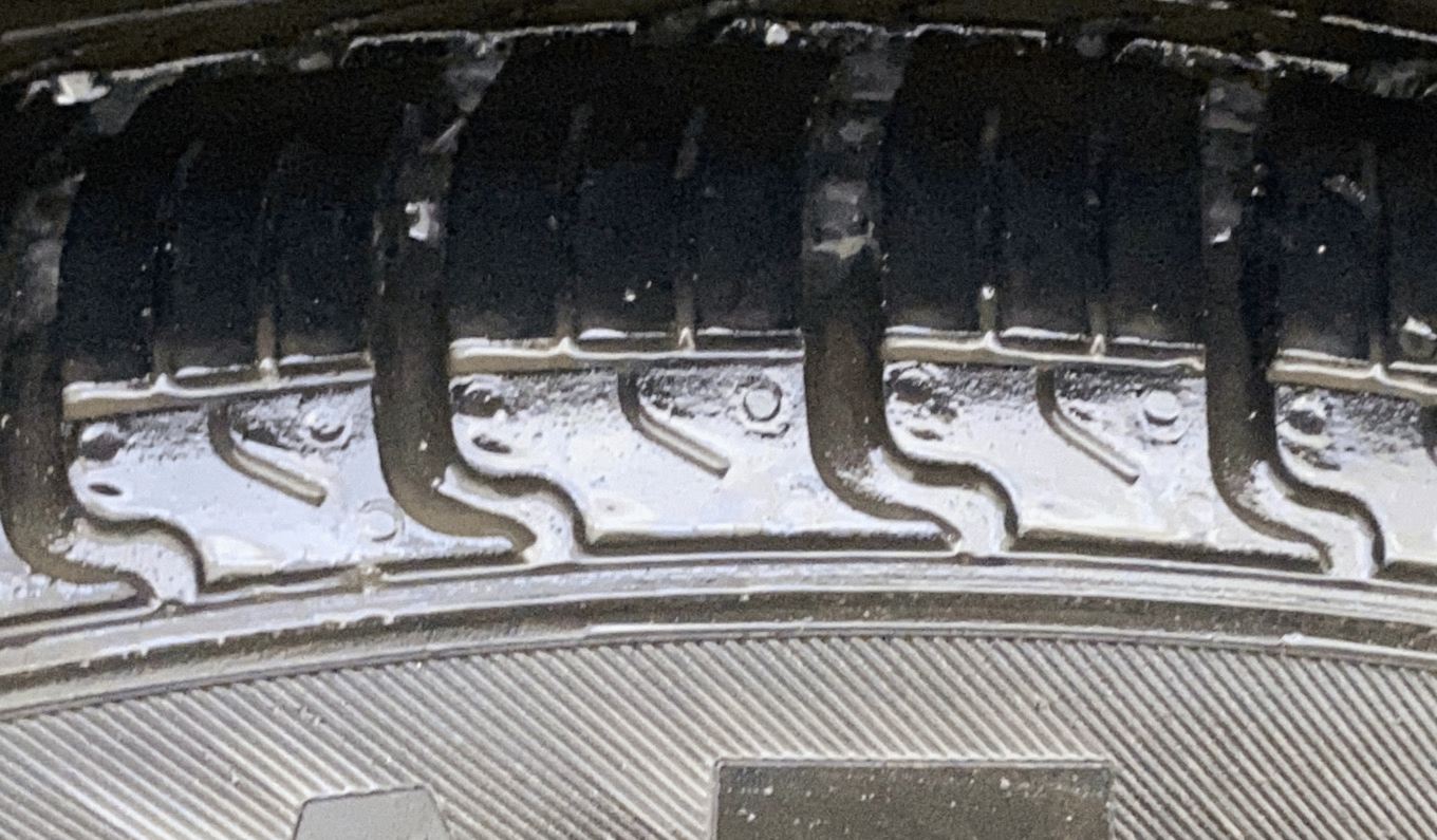 2015 Maruti Ritz VXI, CNG, Manual, 61,844 km, Left Rear Tyre Tread