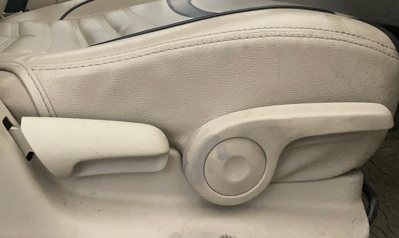2018 Maruti Ciaz DELTA 1.4 MT PETROL, CNG, Manual, 72,427 km, Driver Side Adjustment Panel