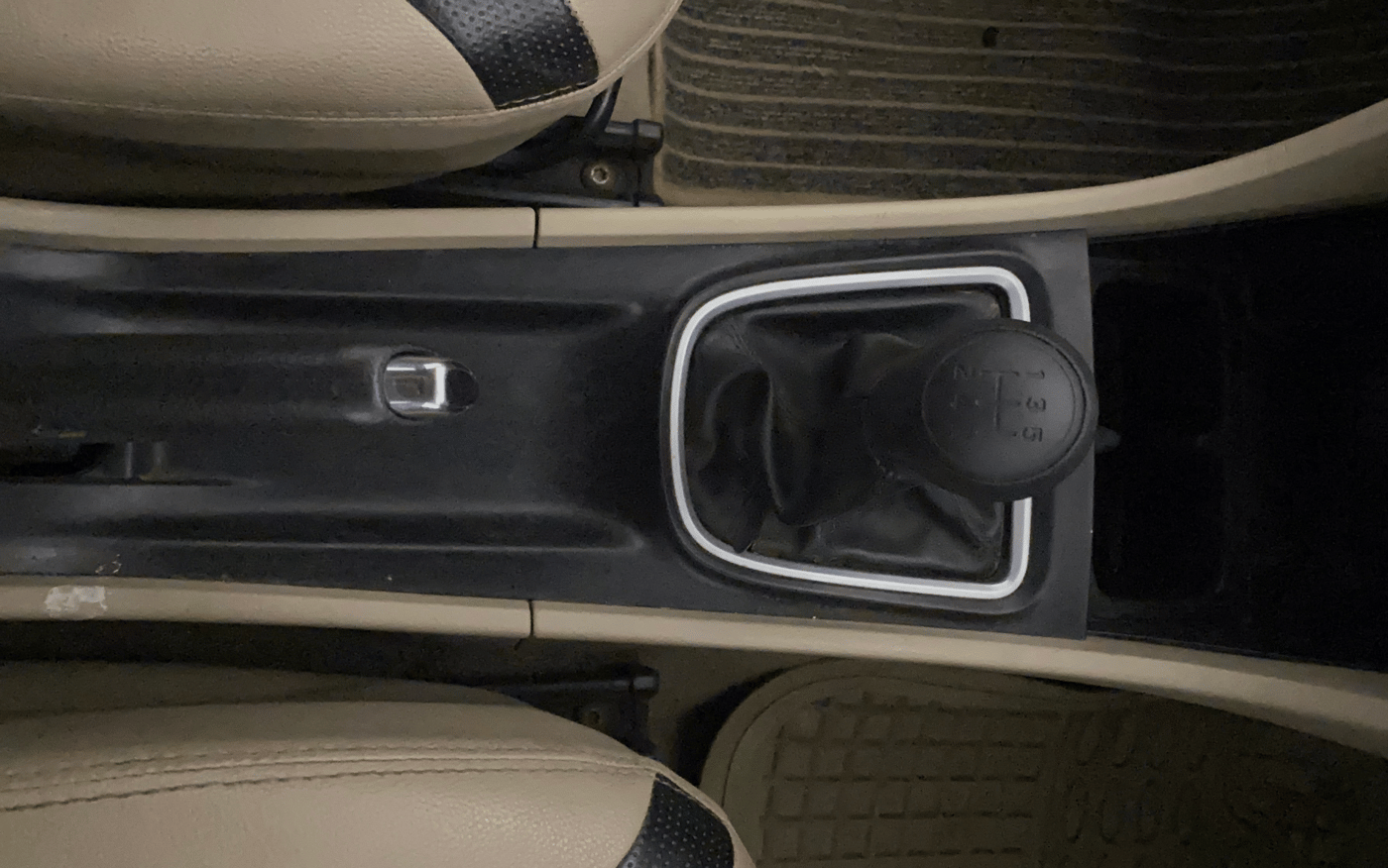 2018 Maruti Ciaz DELTA 1.4 MT PETROL, CNG, Manual, 72,427 km, Gear Lever