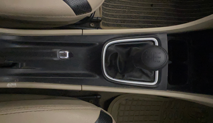 2018 Maruti Ciaz DELTA 1.4 MT PETROL, CNG, Manual, 71,532 km, Gear Lever