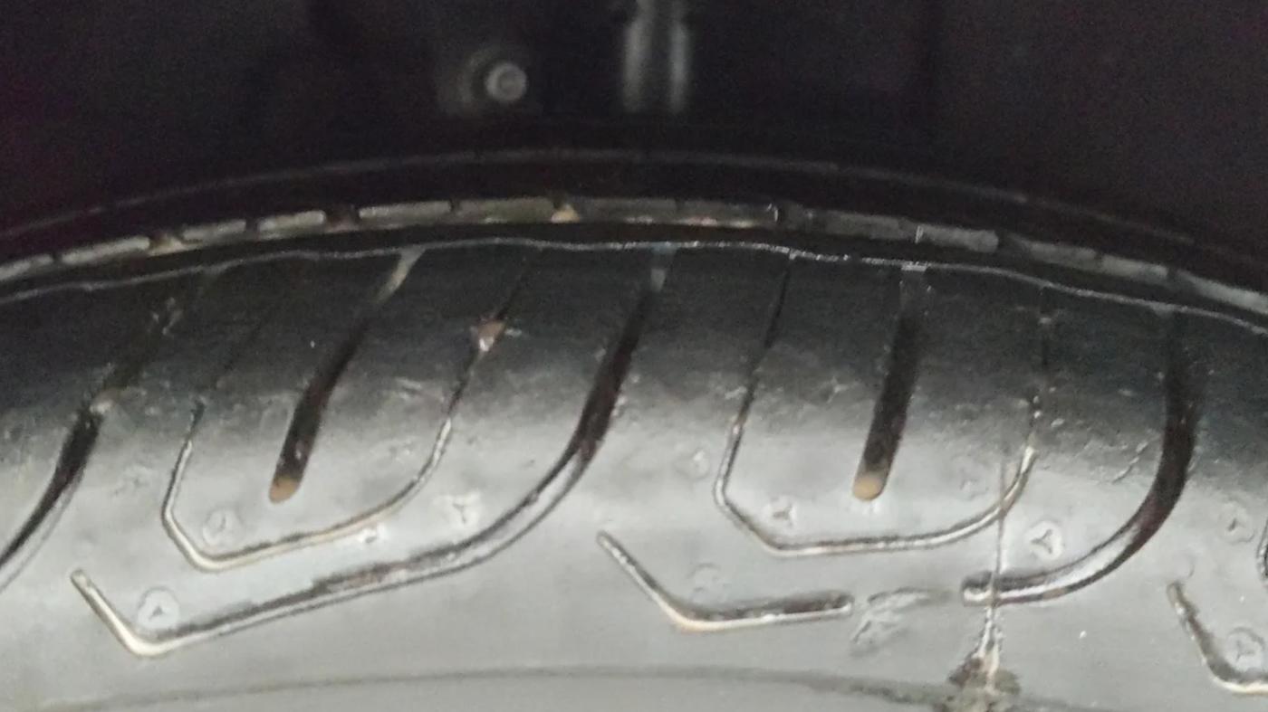 2018 Ford FREESTYLE TITANIUM PLUS 1.2 PETROL, Petrol, Manual, 68,158 km, Right Front Tyre Tread