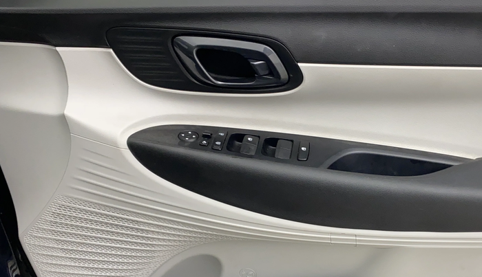 2023 Hyundai NEW I20 SPORTZ 1.2 IVT, Petrol, Automatic, 16,734 km, Driver Side Door Panels Control