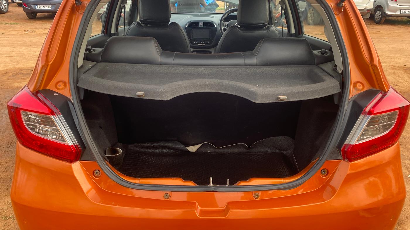 2018 Tata Tiago XZ PLUS PETROL, Petrol, Manual, 33,274 km, Boot Inside