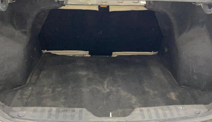 2018 Maruti Ciaz DELTA 1.5 SHVS MT PETROL, Petrol, Manual, 76,985 km, Boot Inside
