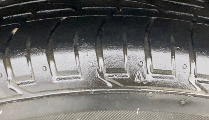 2019 Hyundai Creta SX AT 1.6 PETROL, Petrol, Automatic, 1,39,342 km, Left Rear Tyre Tread