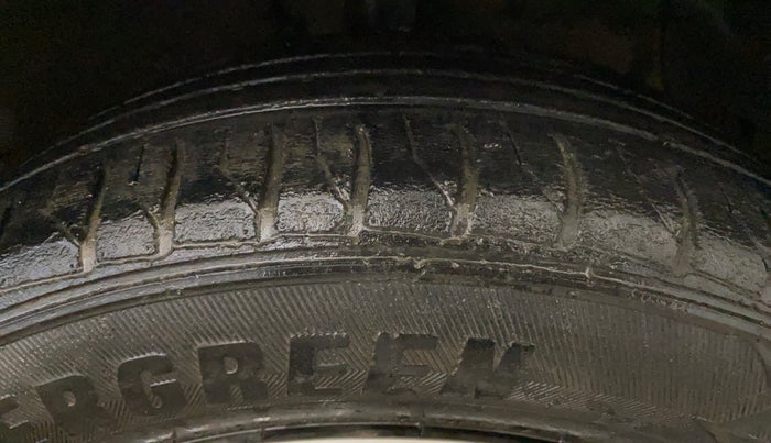 2015 Hyundai Grand i10 MAGNA 1.2 KAPPA VTVT, CNG, Manual, 67,025 km, Right Front Tyre Tread