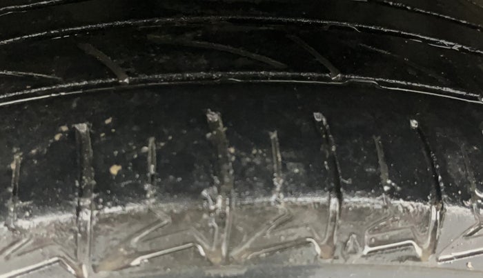 2016 Hyundai Elite i20 SPORTZ 1.2, Petrol, Manual, 69,602 km, Left Front Tyre Tread