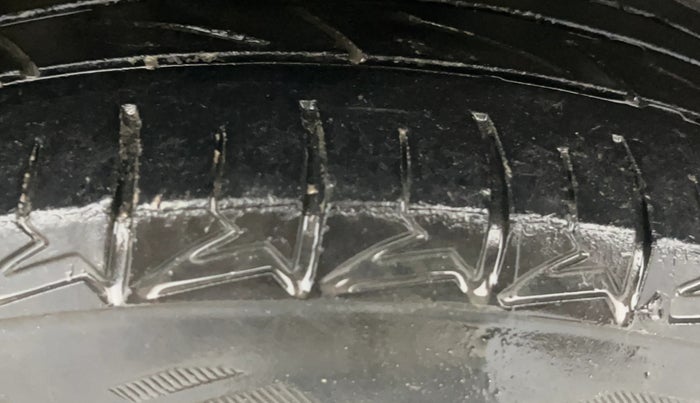 2016 Hyundai Elite i20 SPORTZ 1.2, Petrol, Manual, 69,602 km, Right Front Tyre Tread