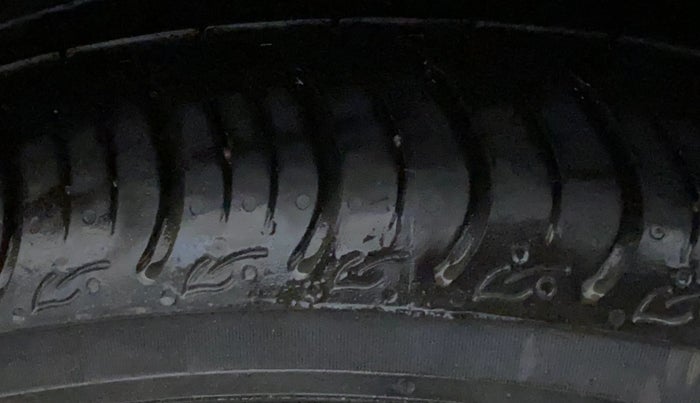 2016 Tata Tiago XZ PETROL, CNG, Manual, 40,442 km, Left Rear Tyre Tread