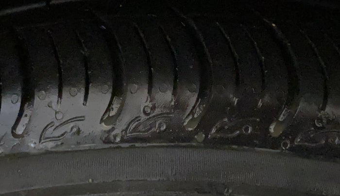 2016 Tata Tiago XZ PETROL, CNG, Manual, 40,442 km, Left Front Tyre Tread