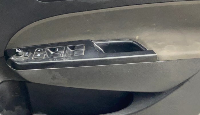 2017 Maruti Swift ZXI, Petrol, Manual, 40,771 km, Driver Side Door Panels Control