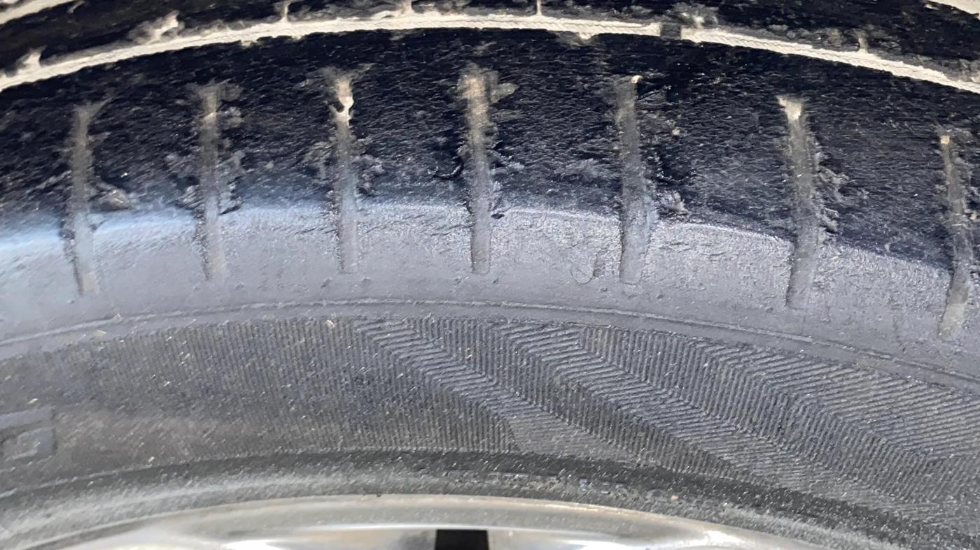 2019 Hyundai Elite i20 ASTA (O) CVT, Petrol, Automatic, 35,757 km, Left Front Tyre Tread