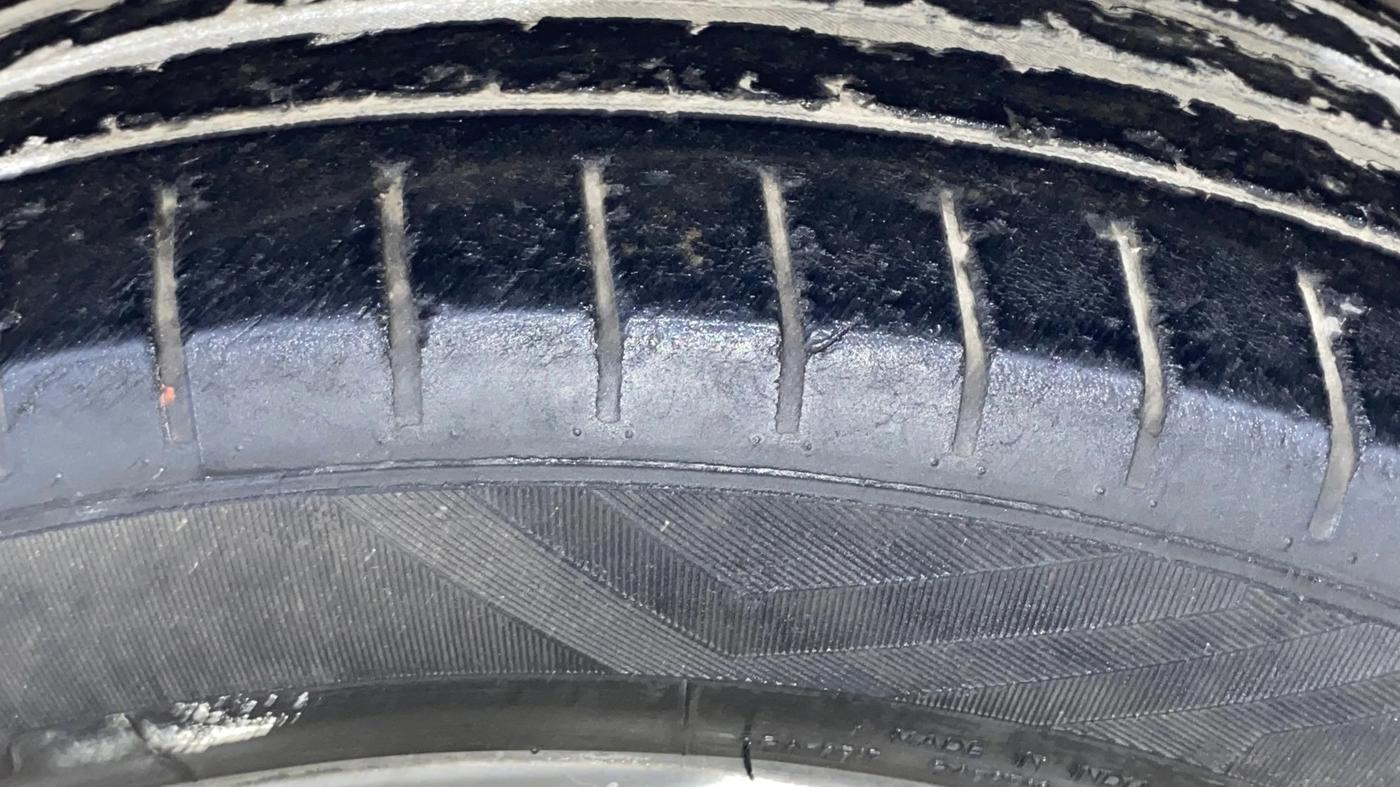 2019 Hyundai Elite i20 ASTA (O) CVT, Petrol, Automatic, 35,757 km, Right Front Tyre Tread