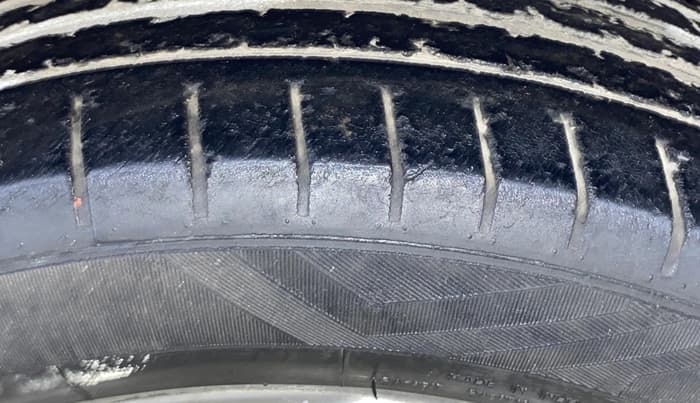 2019 Hyundai Elite i20 ASTA (O) CVT, Petrol, Automatic, 35,757 km, Right Front Tyre Tread