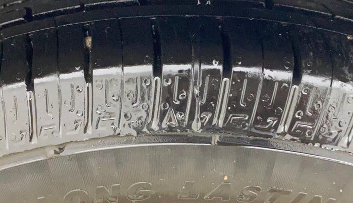 2017 Honda Amaze 1.2L I-VTEC E, CNG, Manual, 90,634 km, Left Rear Tyre Tread