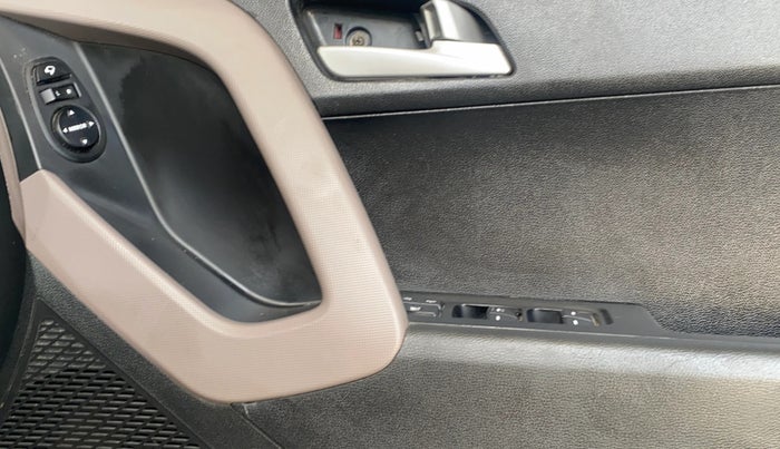 2018 Hyundai Creta SX 1.6 PETROL, Petrol, Manual, 1,23,472 km, Driver Side Door Panels Control