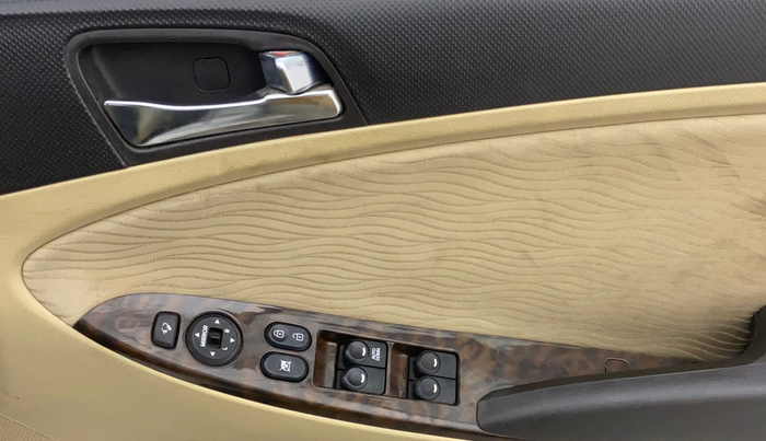 2014 Hyundai Verna FLUIDIC 1.6 CRDI SX, Diesel, Manual, 73,918 km, Driver Side Door Panels Control