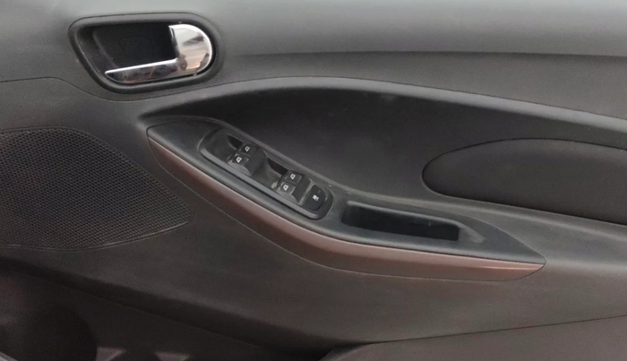 2019 Ford FREESTYLE TITANIUM PLUS 1.2 PETROL, Petrol, Manual, 45,803 km, Driver Side Door Panels Control