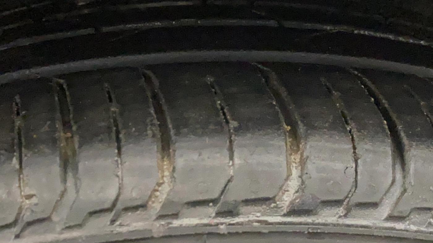 2022 Hyundai NEW I20 SPORTZ 1.2 MT, Petrol, Manual, 47,748 km, Right Front Tyre Tread