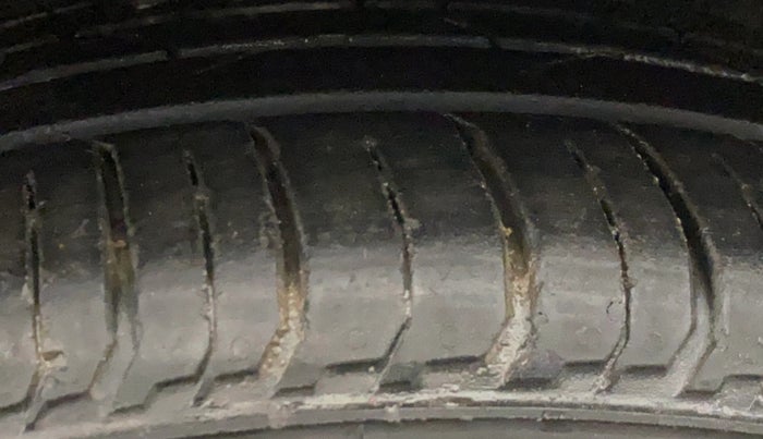 2022 Hyundai NEW I20 SPORTZ 1.2 MT, Petrol, Manual, 47,748 km, Right Front Tyre Tread